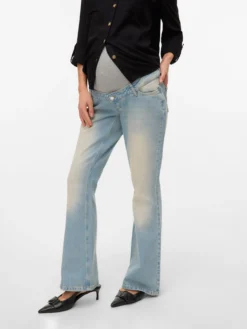 Ausgestellt Jeans