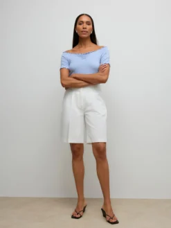 AWAMYRA Top