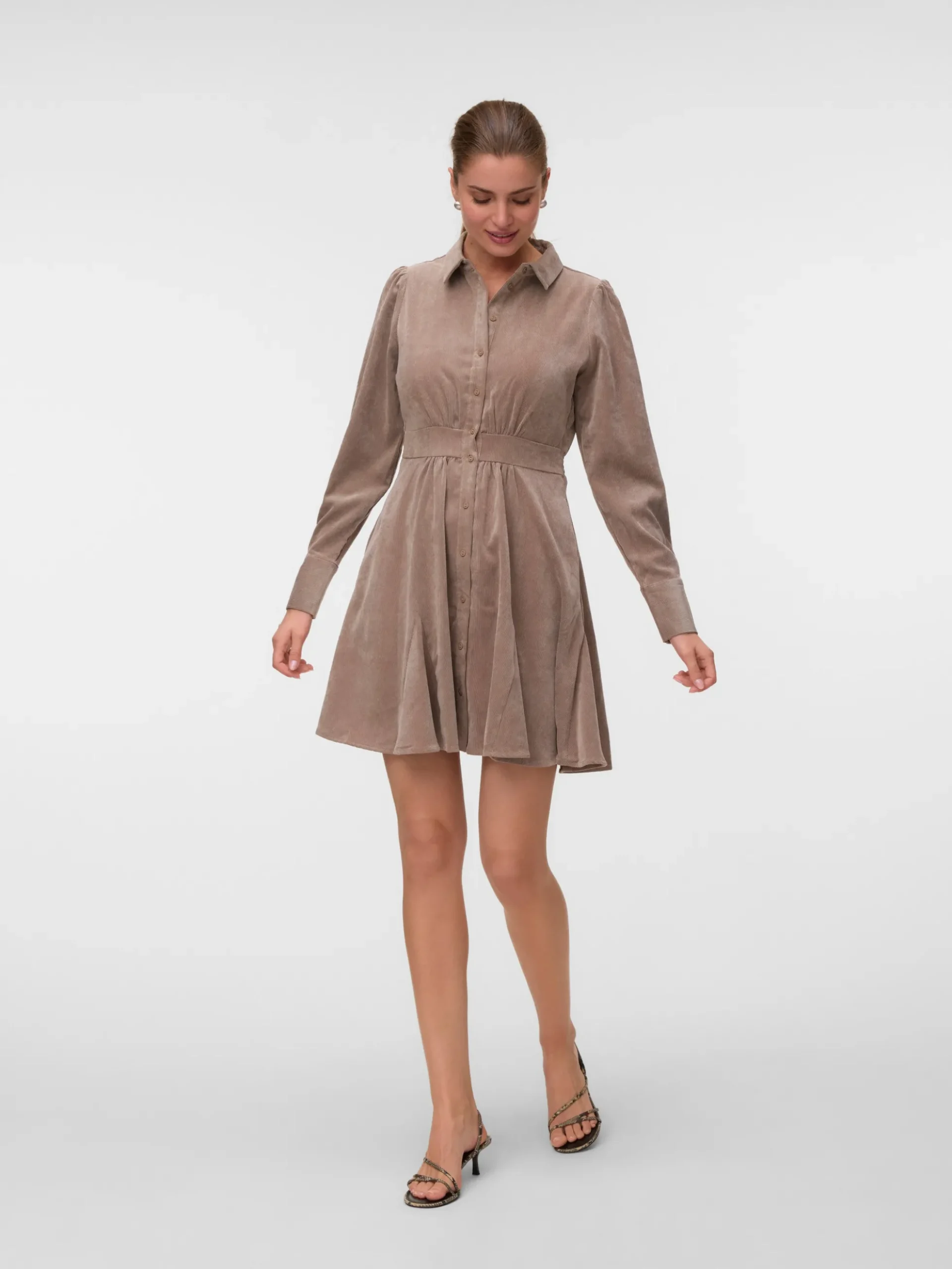 AWANE Kurzes Kleid
