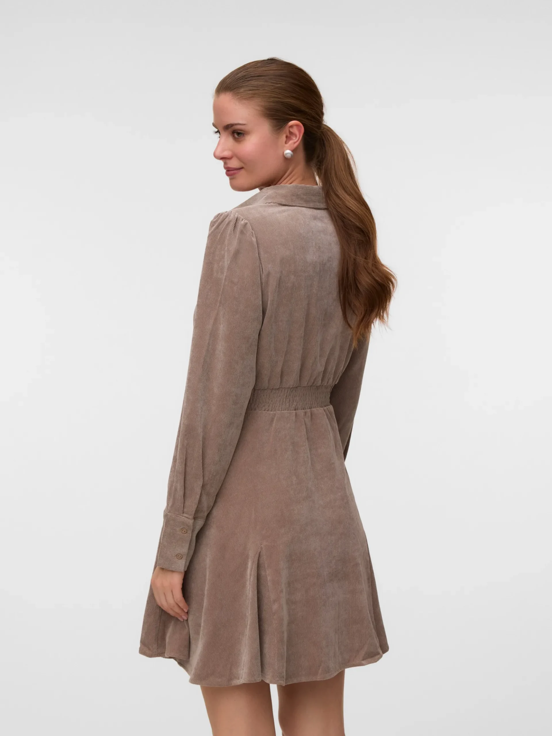 AWANE Kurzes Kleid
