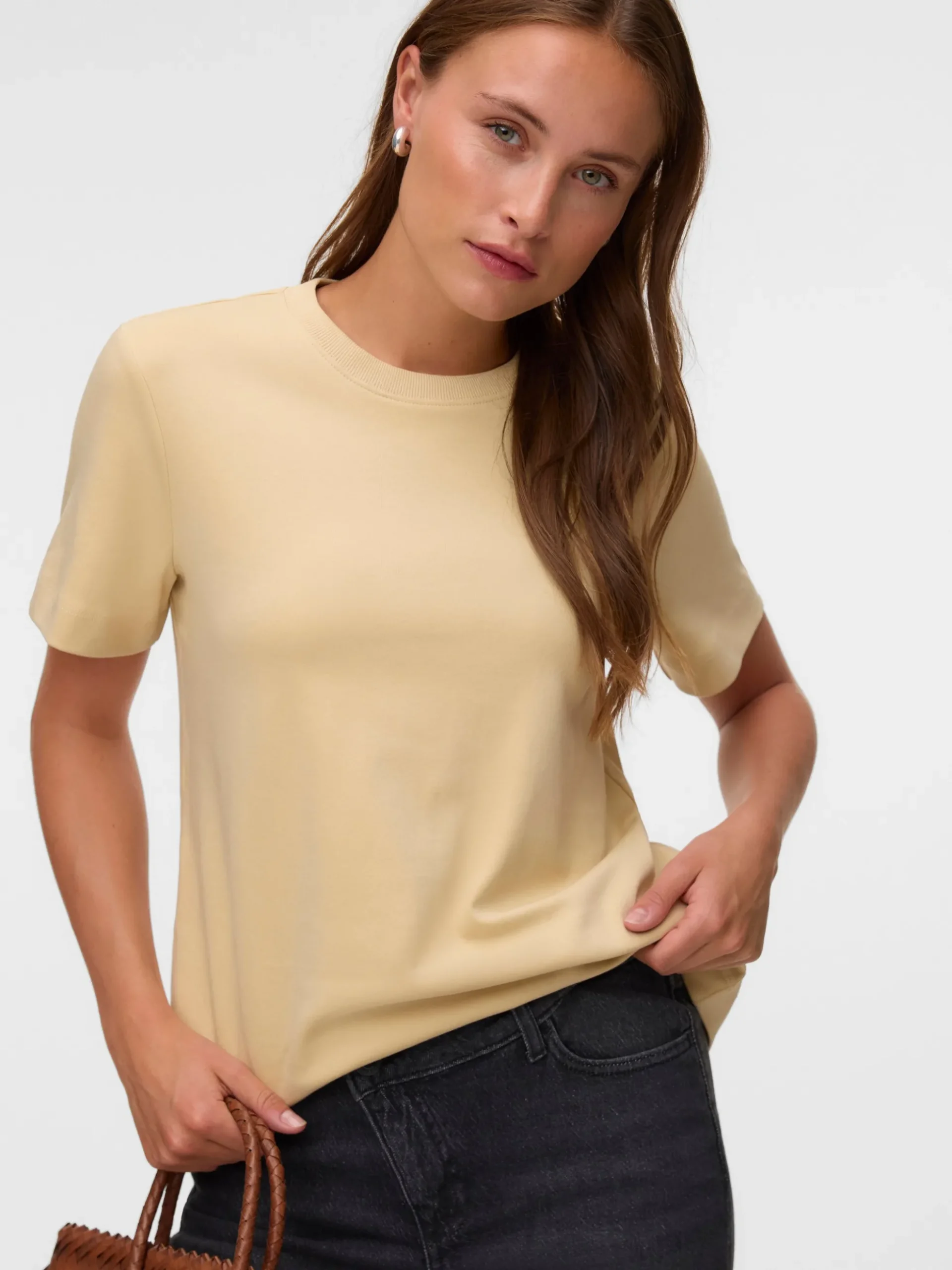 AWNAIMA T-Shirt