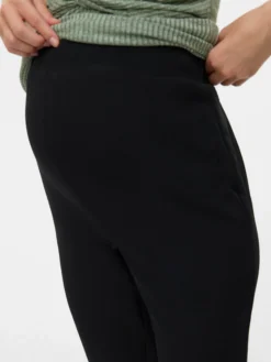 Enger Schnitt Chino Hose