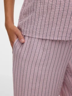 Girlfriend Schnitt Hose