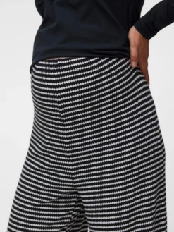 Normal geschnitten Hose