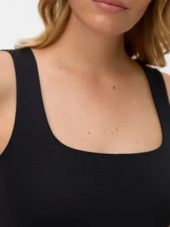 Normal geschnitten Trapezausschnitt Top