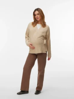 Normal geschnitten V-Ausschnitt Pullover