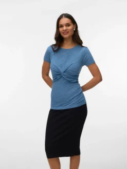 Normal geschnitten V-Ausschnitt Umgeschlagene Ärmelbündchen Tief angesetzte Schulter Pullover