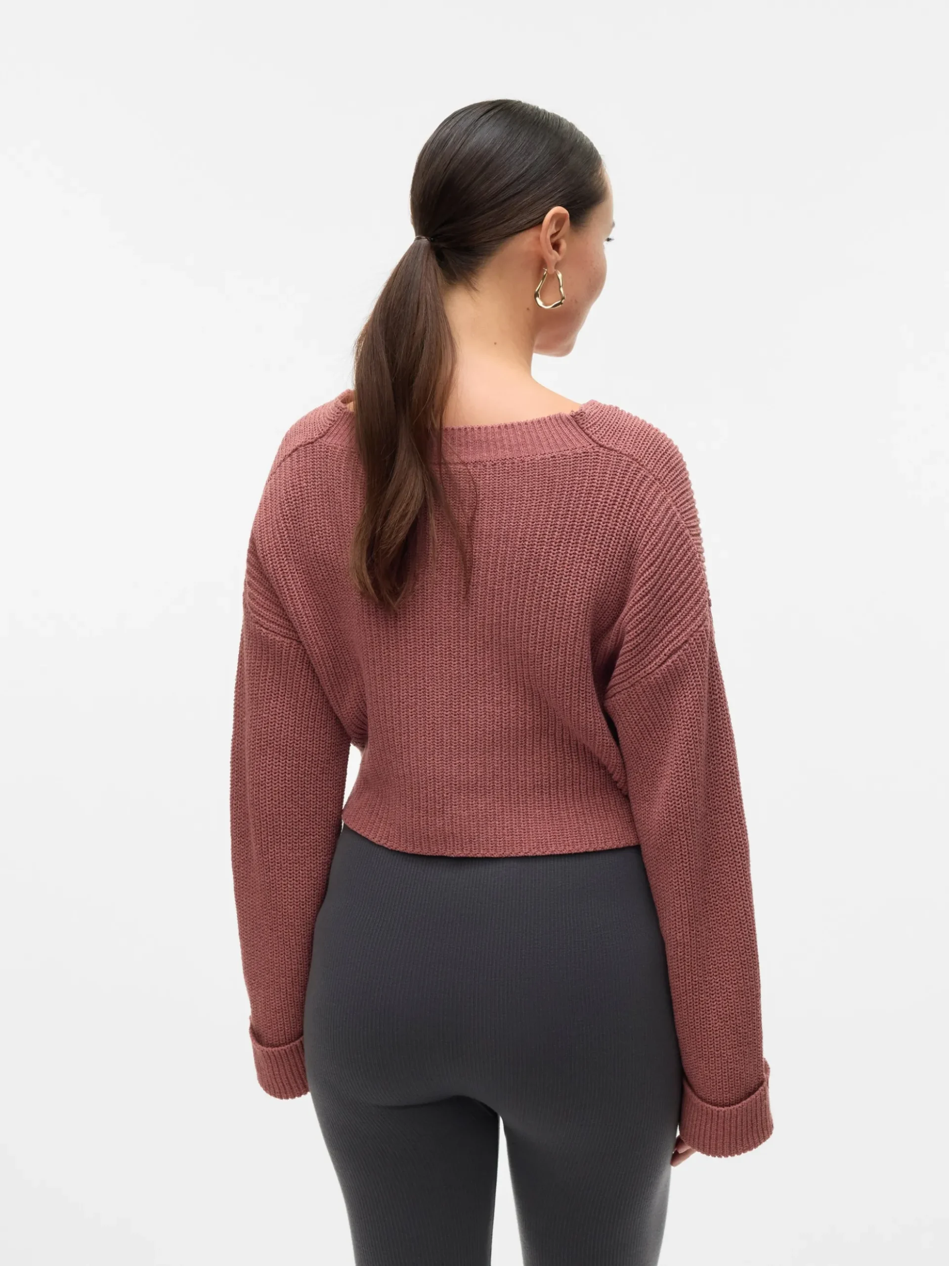Normal geschnitten V-Ausschnitt Umgeschlagene Ärmelbündchen Tief angesetzte Schulter Pullover