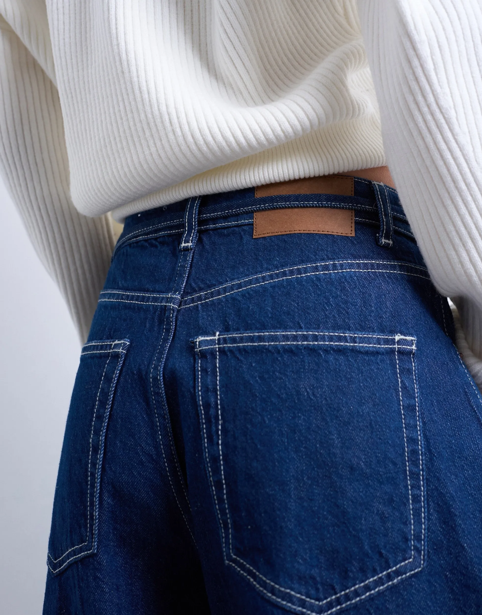 TSELODIE Barrel Fit Jeans