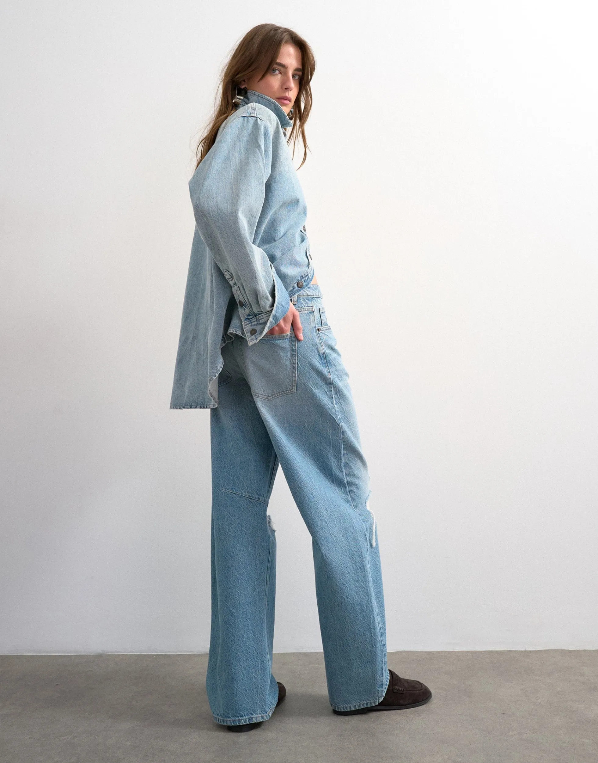 TSNORA Mid Rise Barrel Fit Jeans