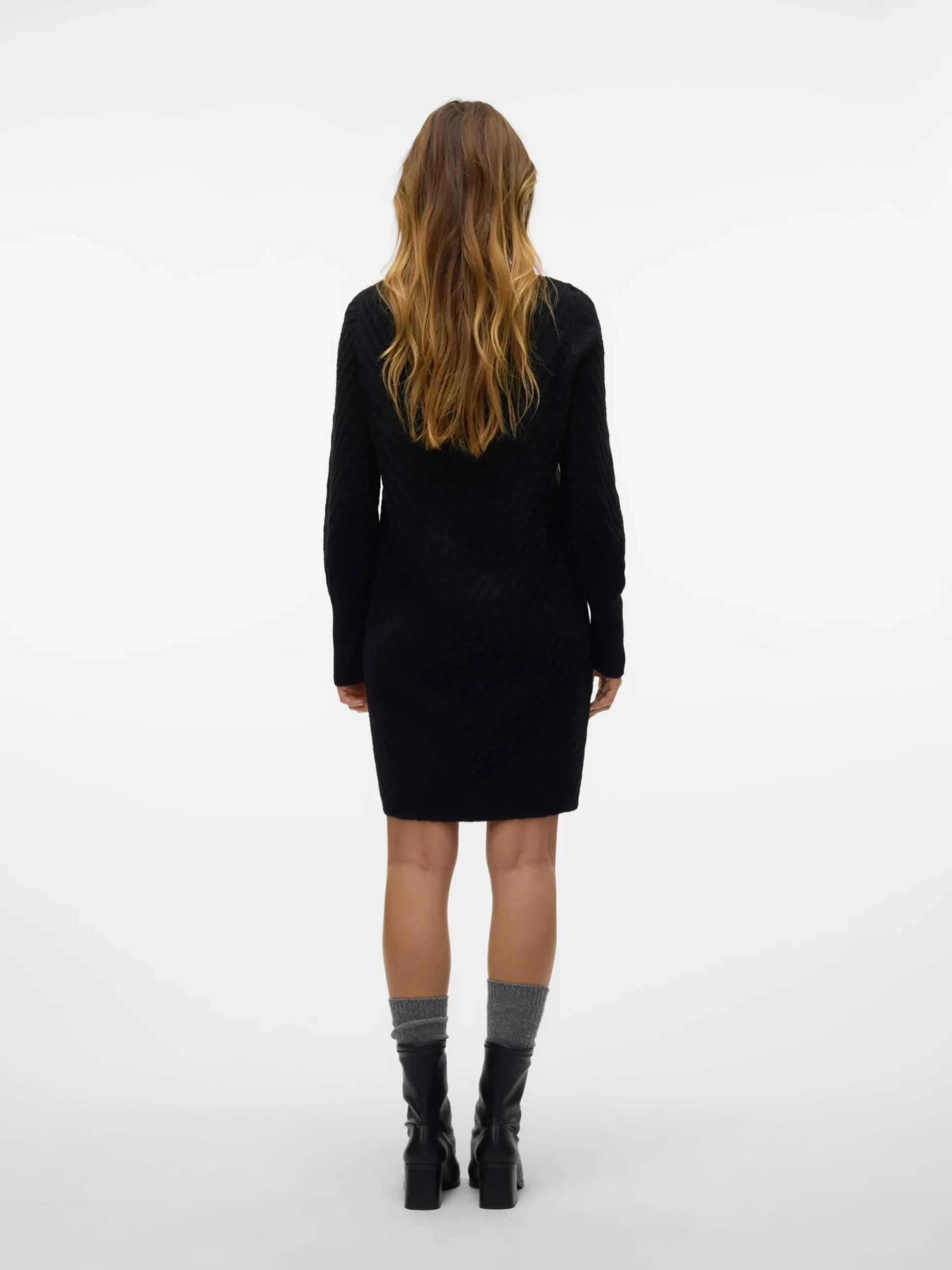 VMANJASTINNA Midikleid