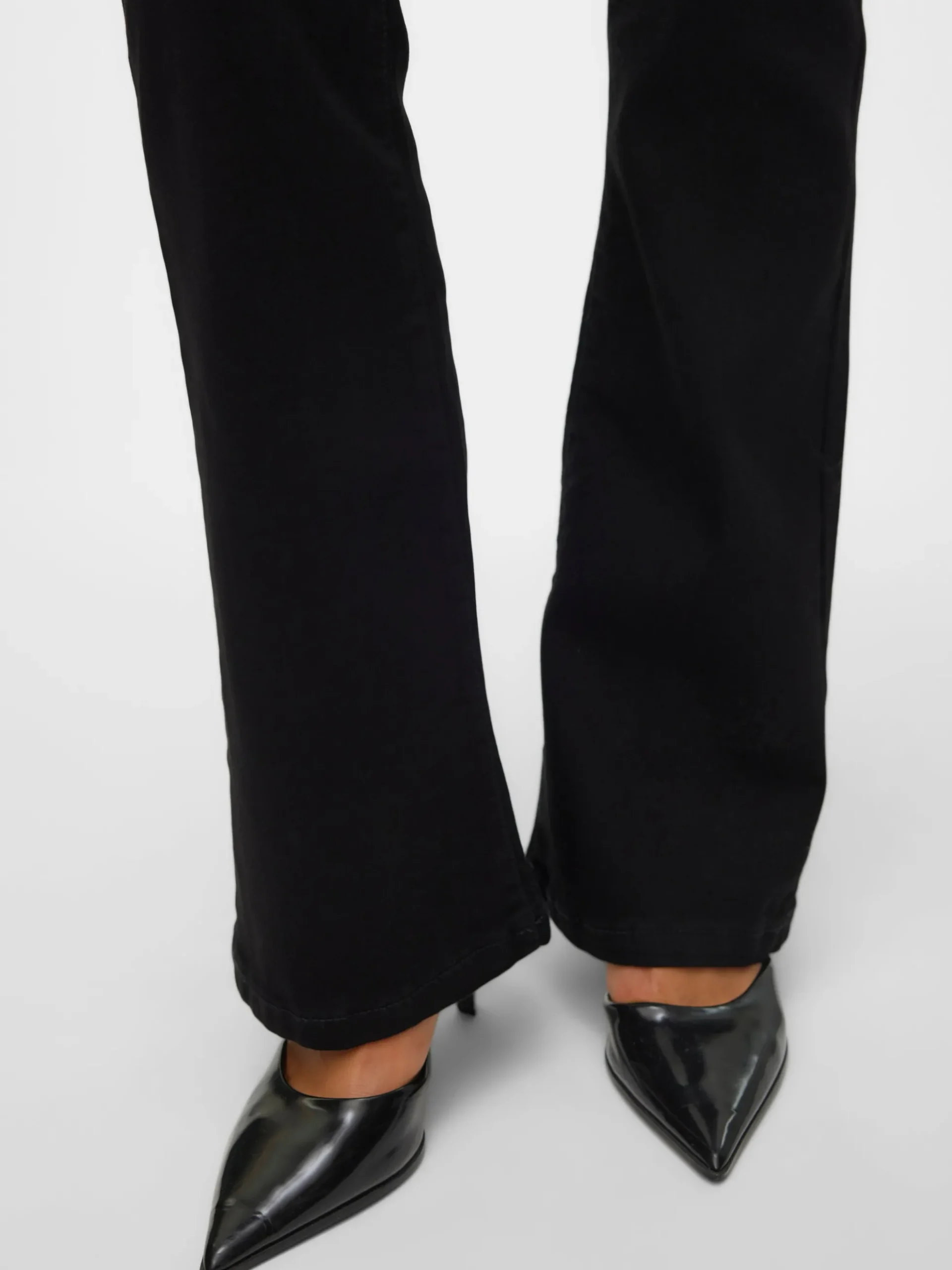 VMELLY Mid Rise Ausgestellt Jeans