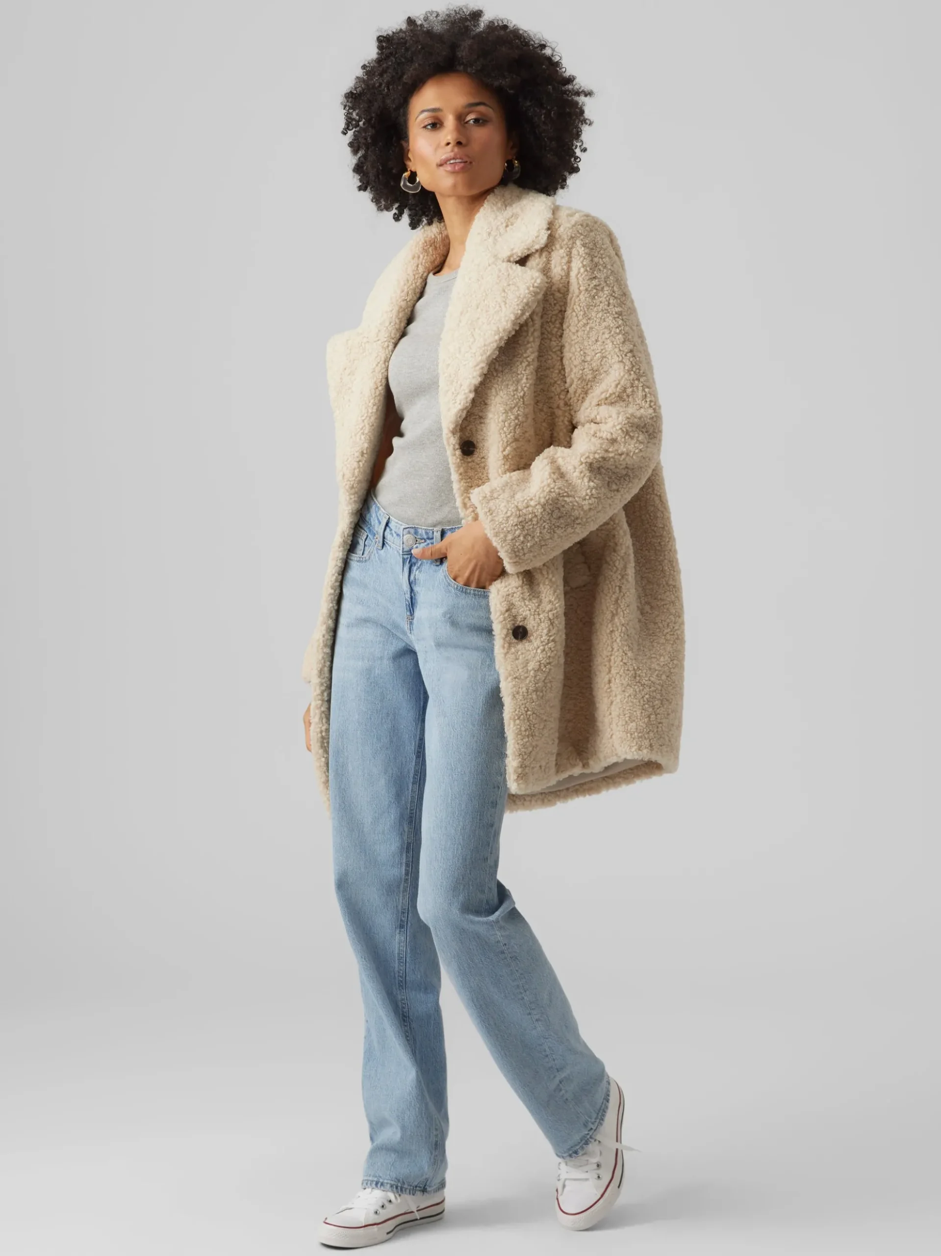 VMKYLIE Mantel