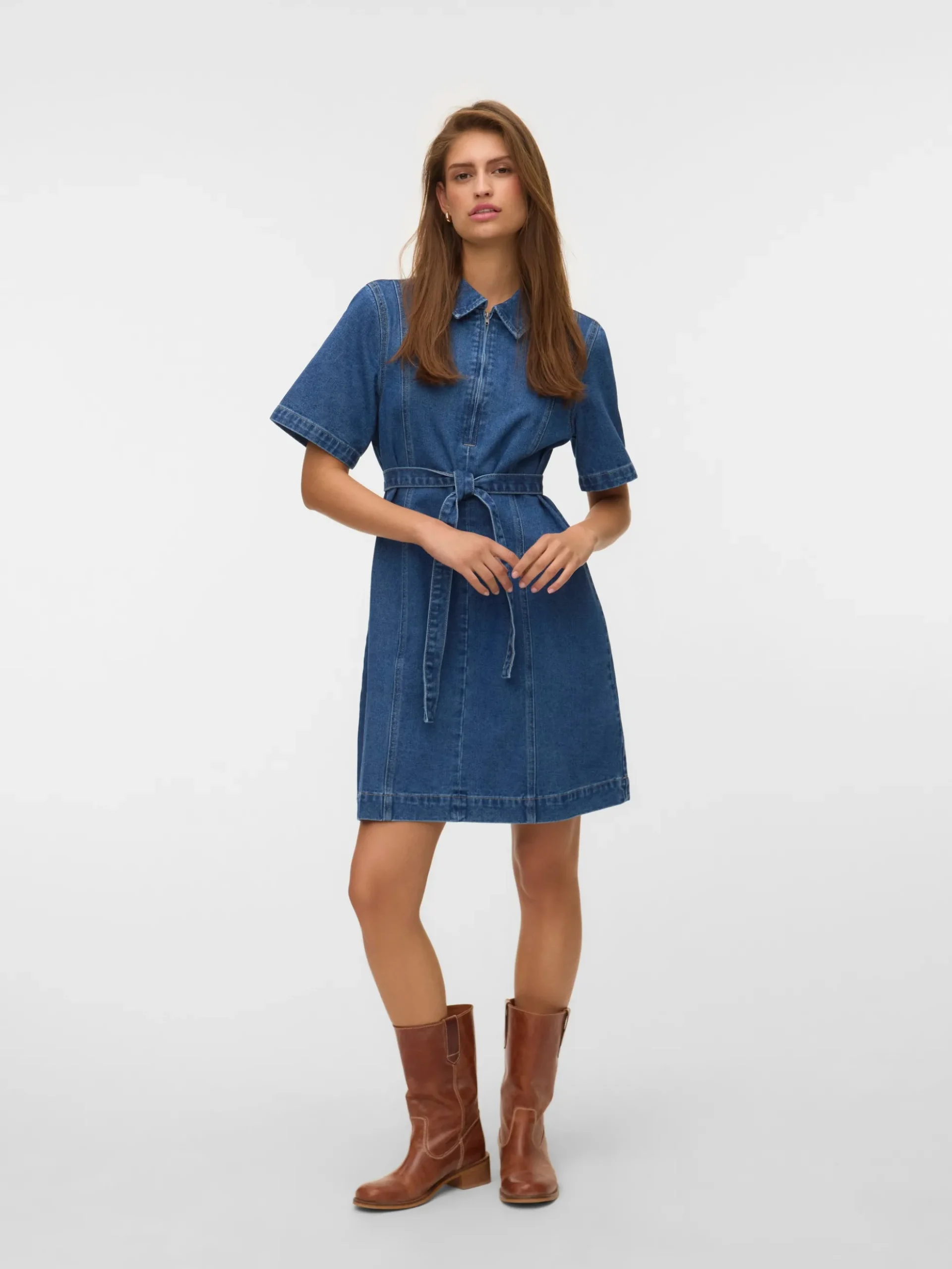 VMLOUISE Kurzes Kleid