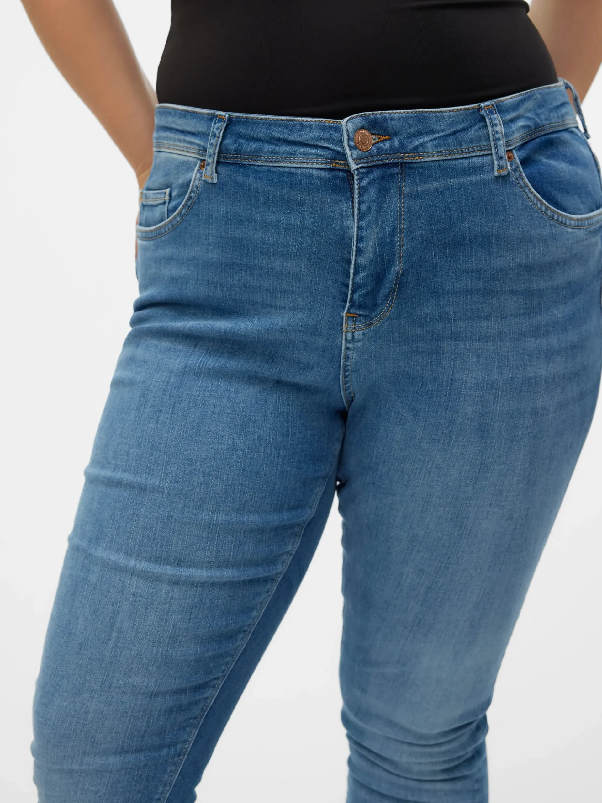 VMLUX Mid Rise Slim Fit Jeans