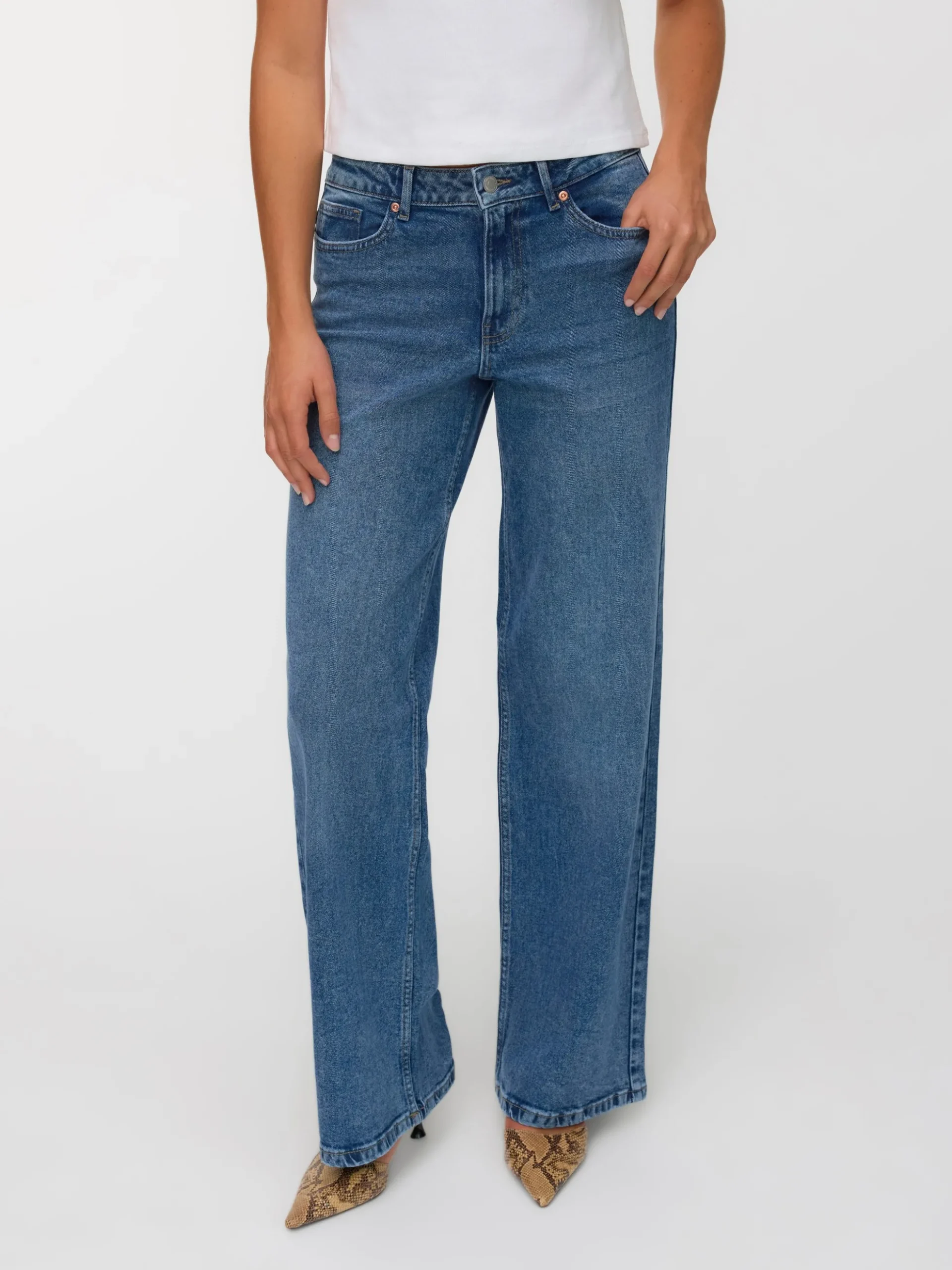 VMMIRA Mid Rise Weite Passform - kurz geschnitten Jeans