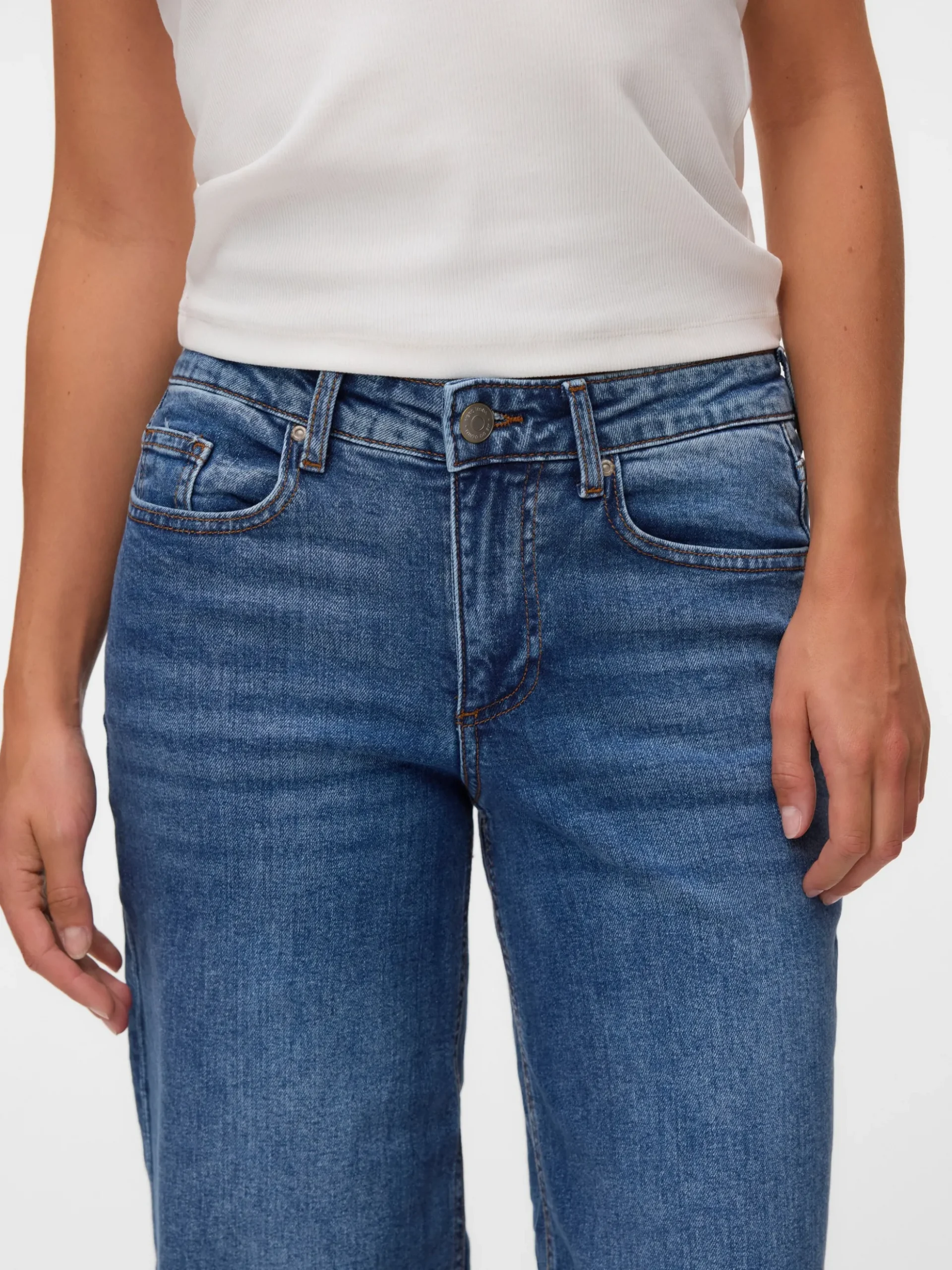 VMSANDIE-STRETCH Mid Rise Weite Passform - kurz geschnitten Jeans