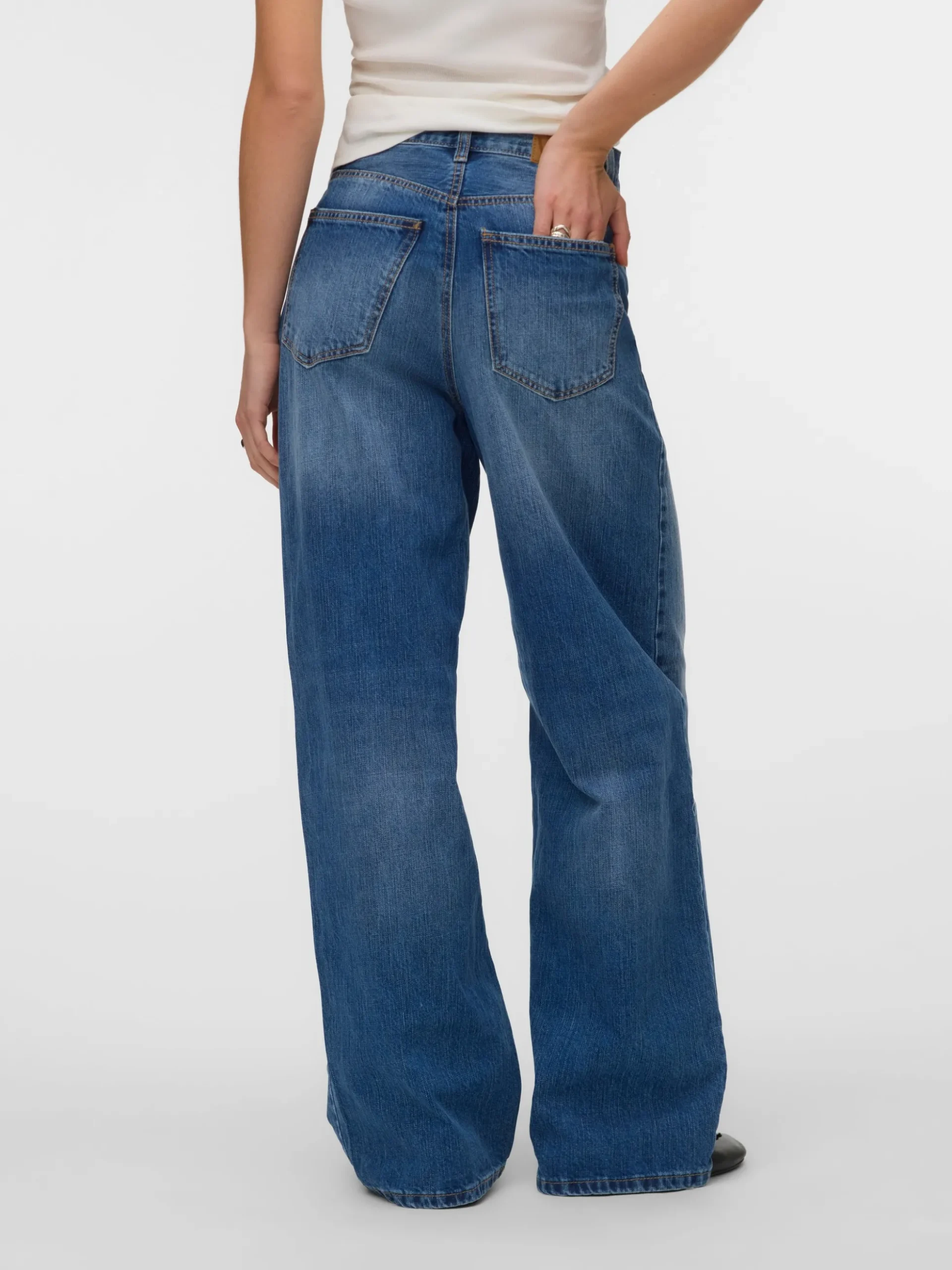 VMTAYLOR Mittlere Taille Weiter Beinschnitt Jeans