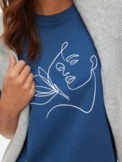 VMTHEA T-Shirt