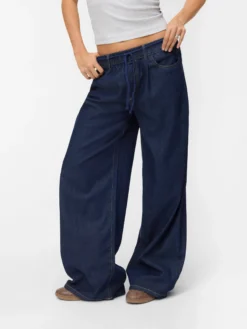 VMVALERIA Mid Rise Weiter Beinschnitt Jeans