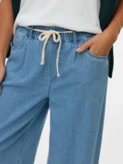 VMVALERIA Mid Rise Weiter Beinschnitt Jeans
