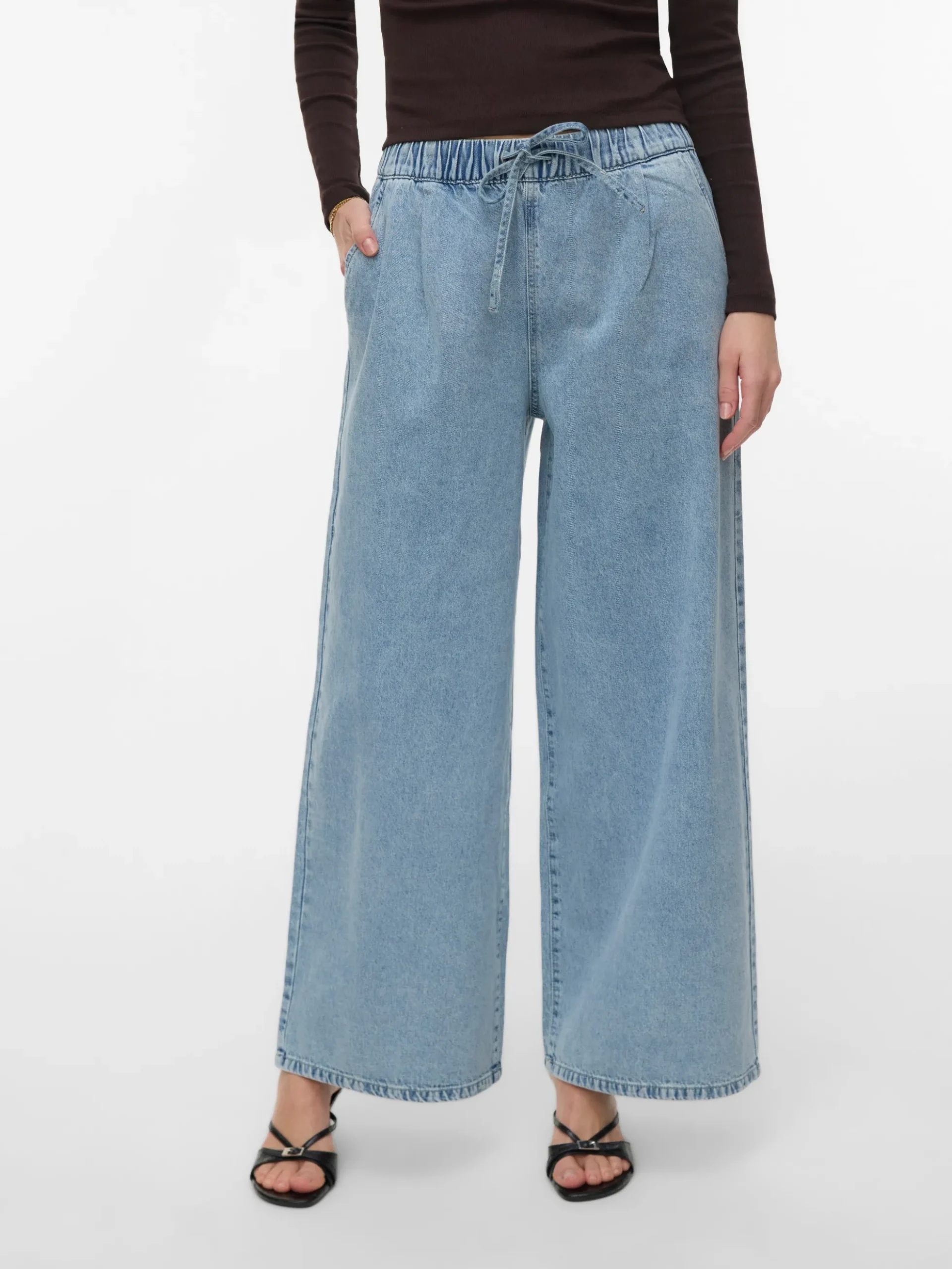 VMVALERIA Mid Rise Weiter Beinschnitt Jeans
